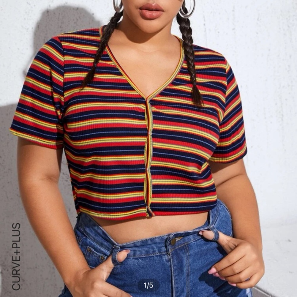 PLUS SIZE Snap button Rib-Knit crop top